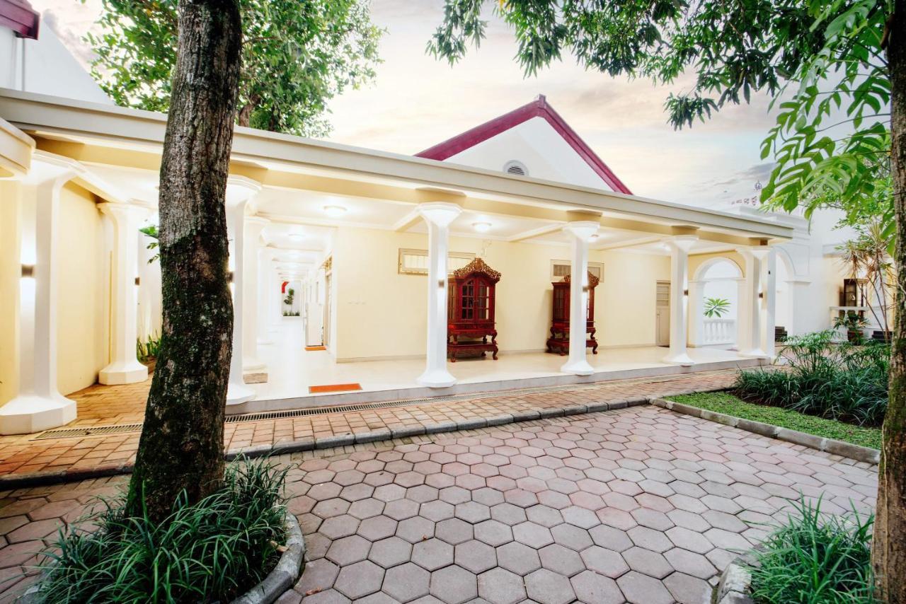 Tirtodipuran Hotel By Natts Hospitality Indonesia Джокьякарта Экстерьер фото