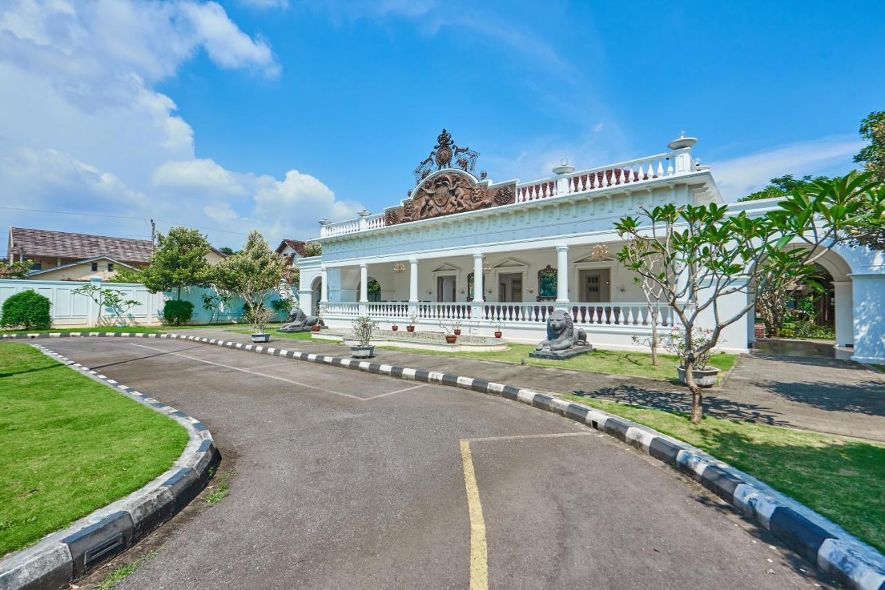 Tirtodipuran Hotel By Natts Hospitality Indonesia Джокьякарта Экстерьер фото